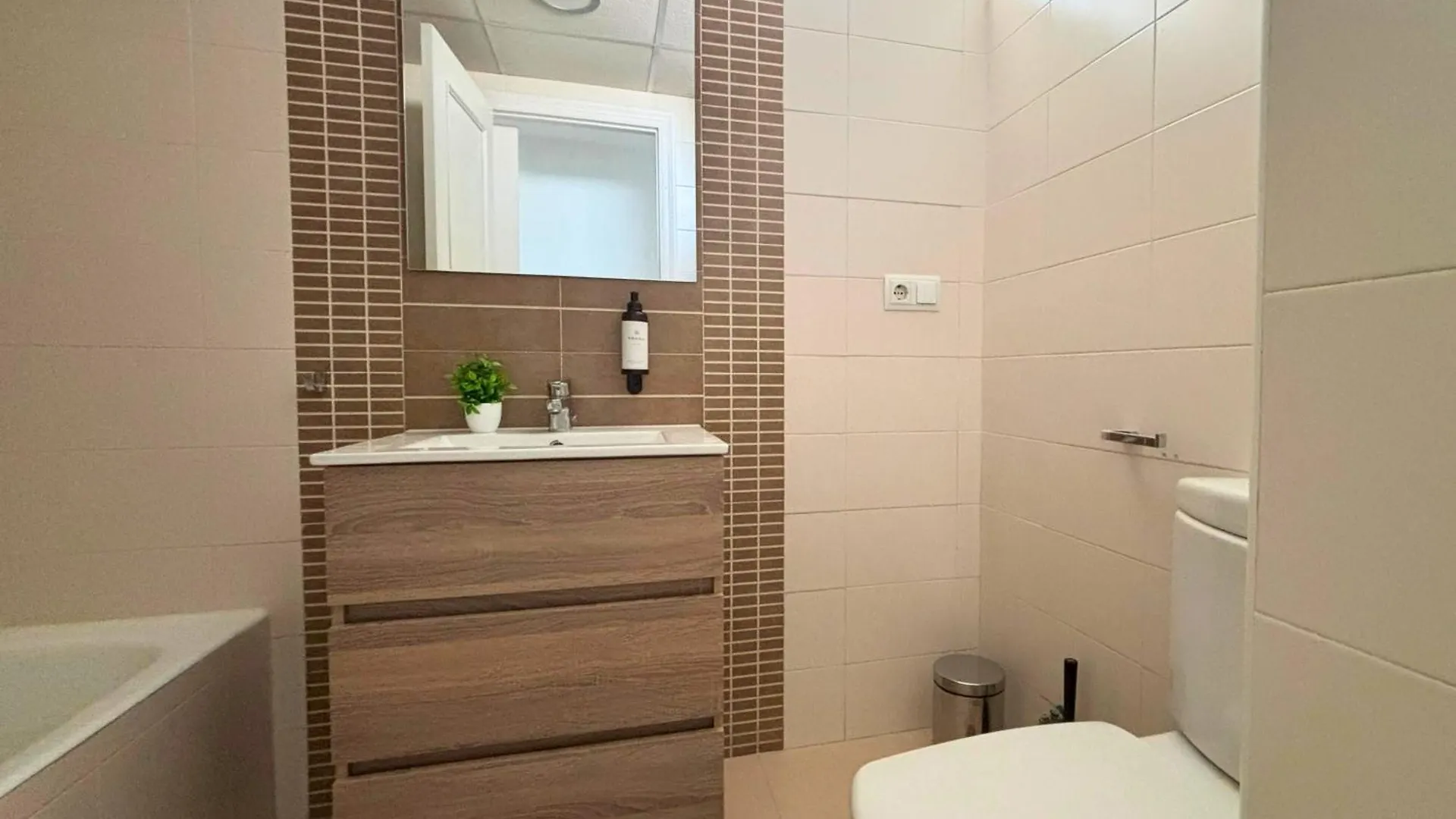 Horizon Santa Monica Apartment Aguadulce  Spain